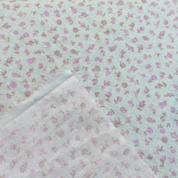 Pretty soft shades of pink small flower print 💯% Cotton Fabric BY the YARD🌸💐 - Picture 3 of 3